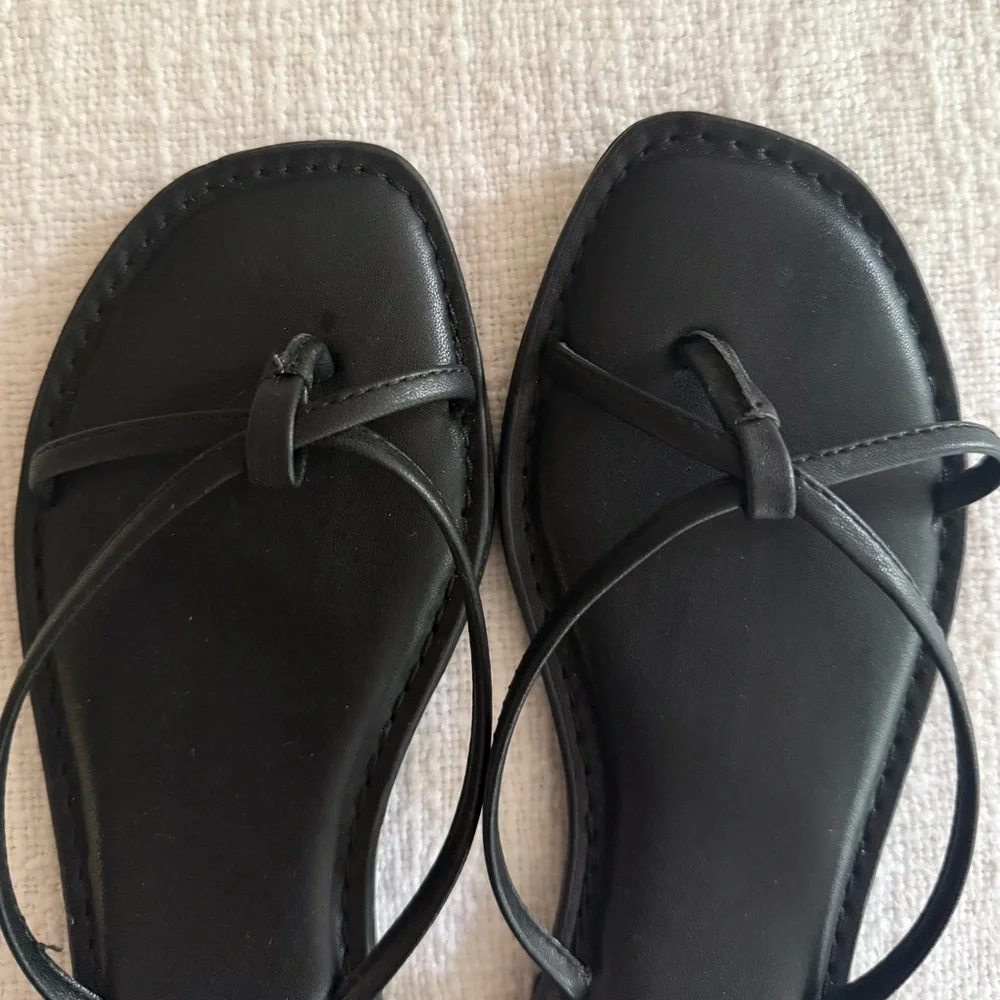 Dolce Vita Black Strappy Sandals - Picture 2 of 2